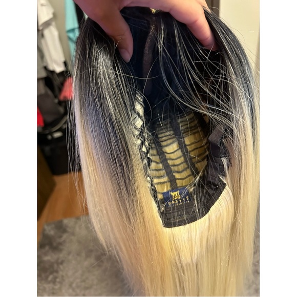 Blonde Rooted Safe Heat Wig - Picture 7 of 7